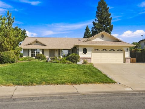 Photograph 2 of 3090 Howard Dr