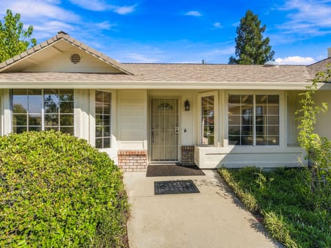 Photograph 6 of 3090 Howard Dr