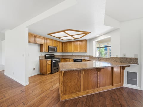 Photograph 10 of 3090 Howard Dr