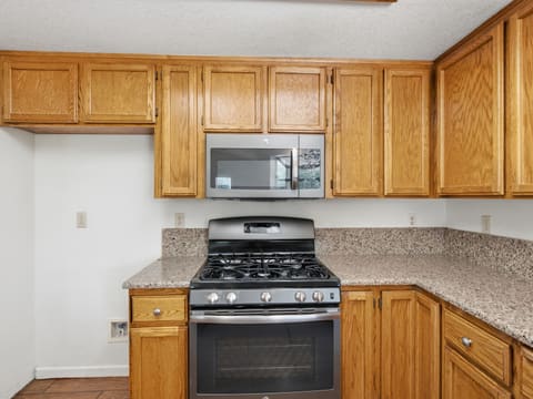 Photograph 14 of 3090 Howard Dr