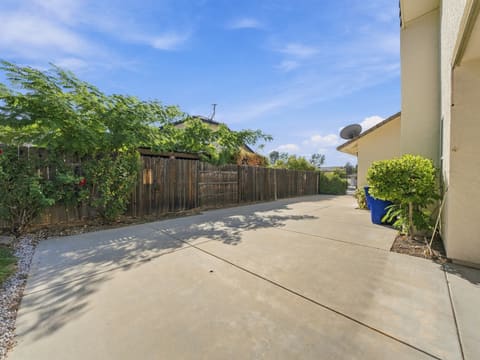 Photograph 37 of 3090 Howard Dr