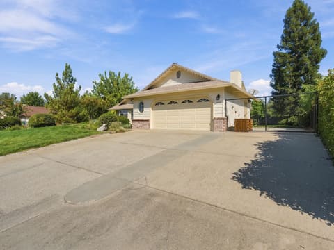 Photograph 41 of 3090 Howard Dr